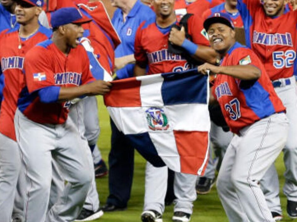 porque perdio dominicana el primer juego del clasico